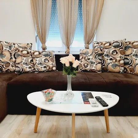 Queen Apartment