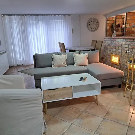 Apartment Queen *