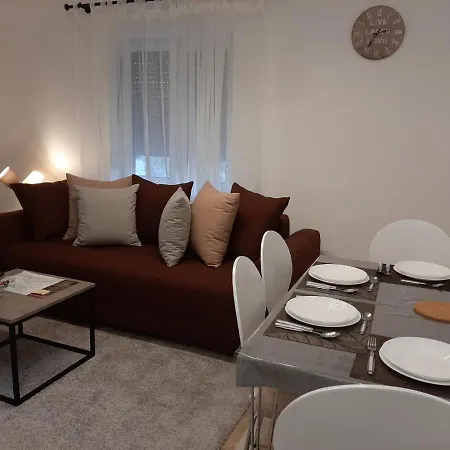 Apartment Queen *